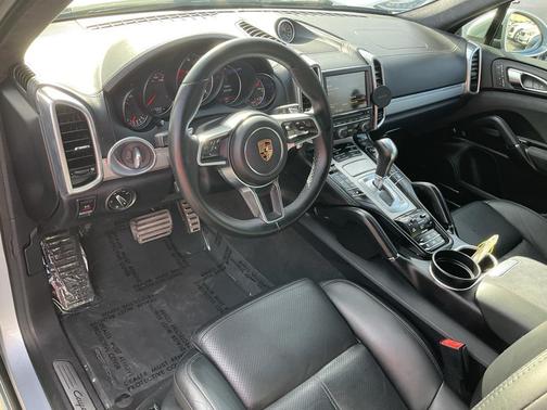 2016 Porsche Cayenne GTS