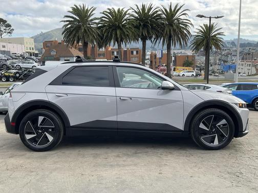 2025 Hyundai IONIQ 5 SEL