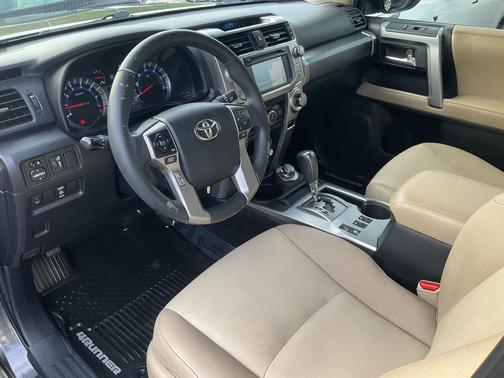 2017 Toyota 4Runner SR5 Premium