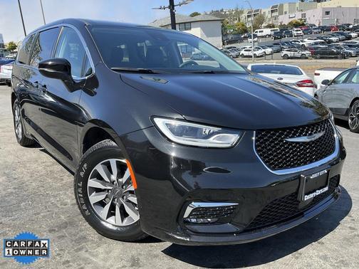 2023 Chrysler Pacifica Hybrid Touring L