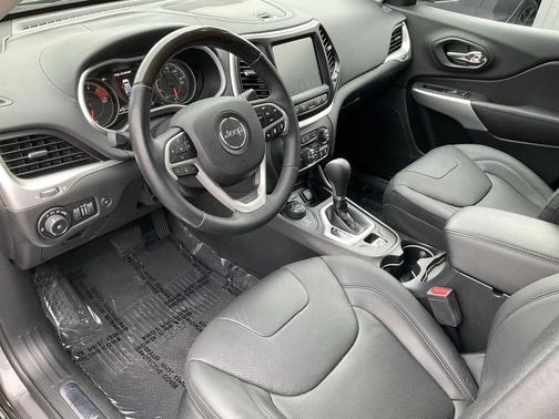 2018 Jeep Cherokee Overland