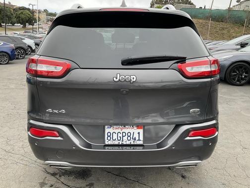 2018 Jeep Cherokee Overland
