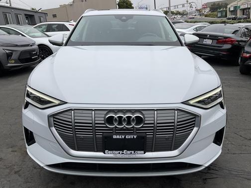 2019 Audi e-tron Premium Plus