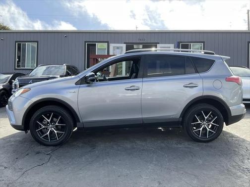 2017 Toyota RAV4 Hybrid SE