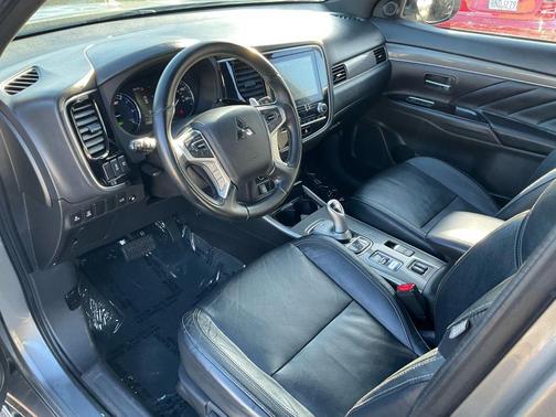 2022 Mitsubishi Outlander PHEV SEL