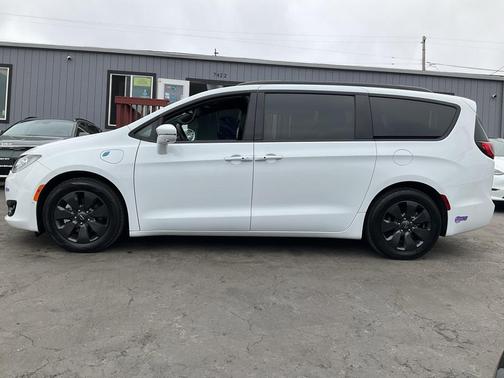 2019 Chrysler Pacifica Hybrid Limited