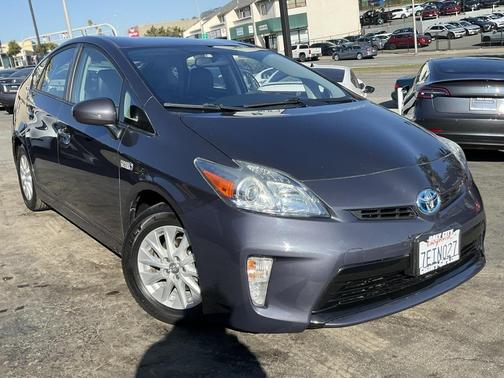2014 Toyota Prius Plug-in Base