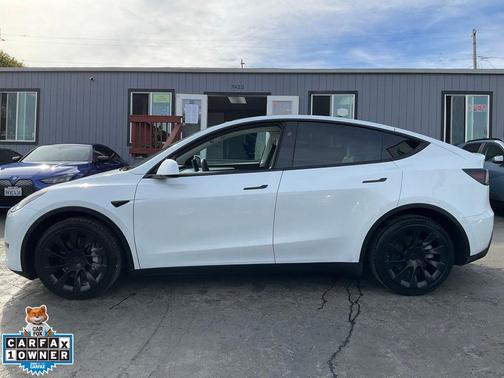 2023 Tesla Model Y Long Range Dual Motor All-Wheel Drive
