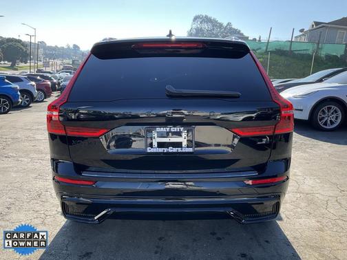 2024 Volvo XC60 Recharge Plug-In Hybrid T8 Ultimate Black Edition