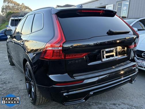 2024 Volvo XC60 Recharge Plug-In Hybrid T8 Ultimate Black Edition