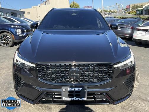2024 Volvo XC60 Recharge Plug-In Hybrid T8 Ultimate Black Edition