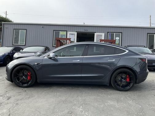 2018 Tesla Model 3 Performance