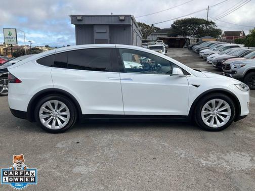 Pearl White Multi-Coat 2017 Tesla Model X 90D