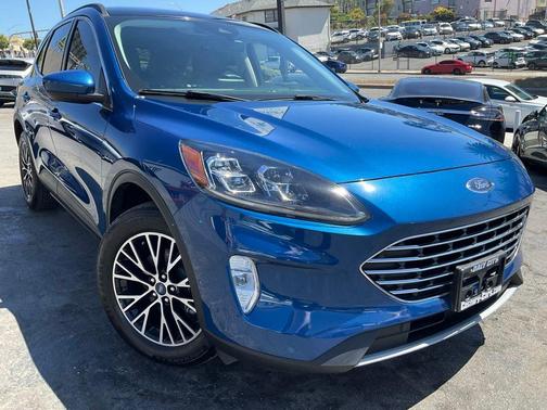 Atlas Blue Metallic 2022 Ford Escape Titanium
