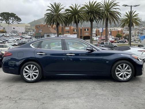 2018 INFINITI Q70 3.7 LUXE