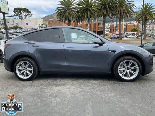 Midnight Silver Metallic 2023 Tesla Model Y Long Range Dual Motor All-Wheel Drive