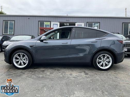 Midnight Silver Metallic 2023 Tesla Model Y Long Range Dual Motor All-Wheel Drive