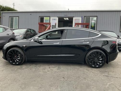 2018 Tesla Model 3 Long Range