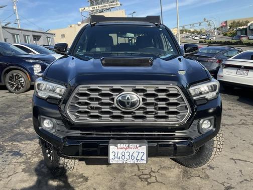 2022 Toyota Tacoma TRD Sport