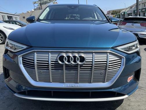 2019 Audi e-tron Premium Plus