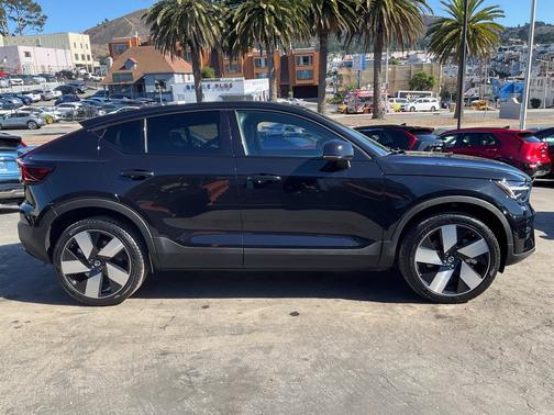 Onyx Black Metallic 2023 Volvo C40 Recharge Pure Electric Ultimate