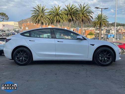 2022 Tesla Model 3 Standard Range