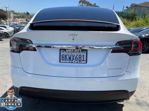 Pearl White Multi-Coat 2019 Tesla Model X Standard Range