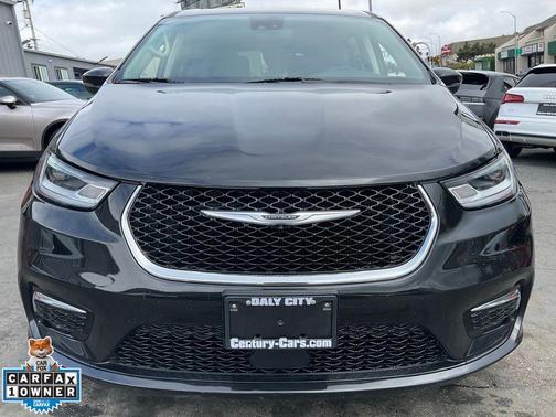 Brilliant Black Crystal Pearlcoat 2023 Chrysler Pacifica Hybrid Touring L