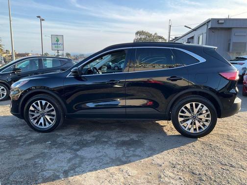 2021 Ford Escape Titanium