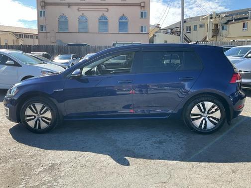 2017 Volkswagen e-Golf SE