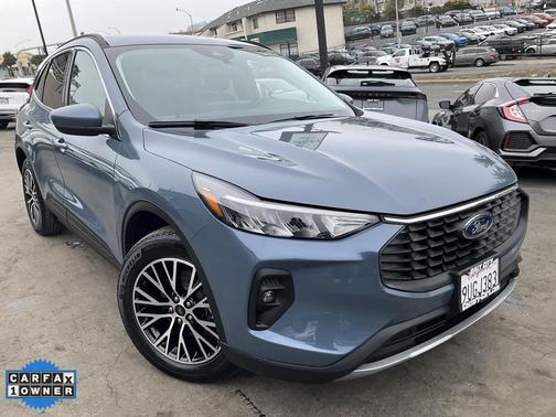 2025 Ford Escape PHEV SE