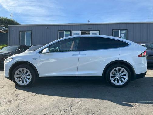2016 Tesla Model X 90D