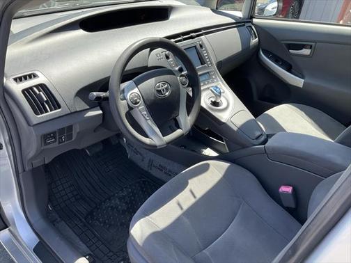 2010 Toyota Prius III