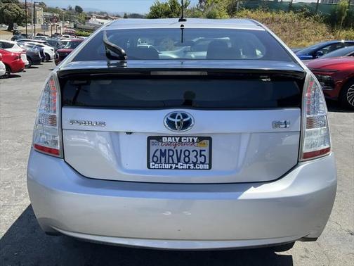 2010 Toyota Prius III