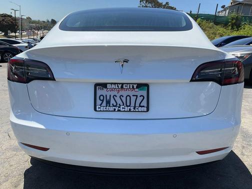 Pearl White Multi-Coat 2019 Tesla Model 3 Mid Range
