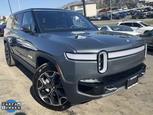 2024 Rivian R1S Adventure