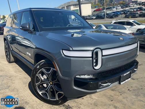 2024 Rivian R1S Adventure