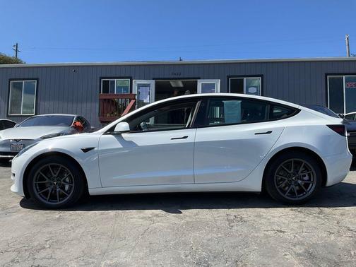 2023 Tesla Model 3 Standard Range