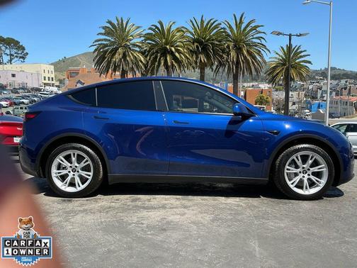 Deep Blue Metallic 2023 Tesla Model Y Long Range Dual Motor All-Wheel Drive