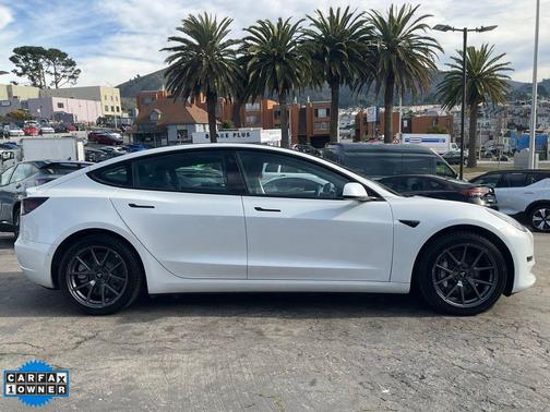 2022 Tesla Model 3 Standard Range