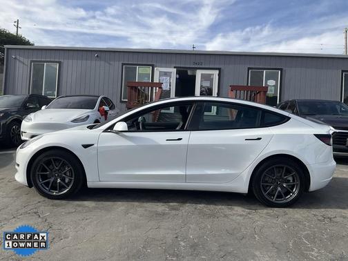 2022 Tesla Model 3 Standard Range