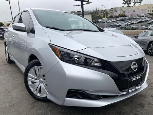Brilliant Silver Metallic 2025 Nissan Leaf S