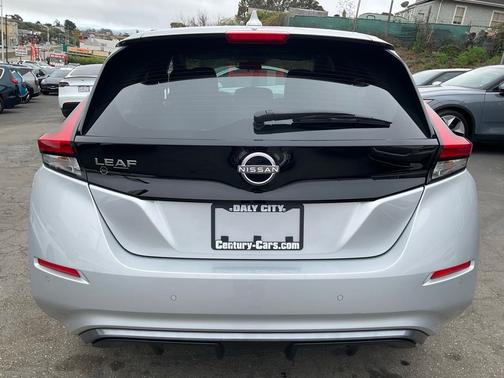 Brilliant Silver Metallic 2025 Nissan Leaf S