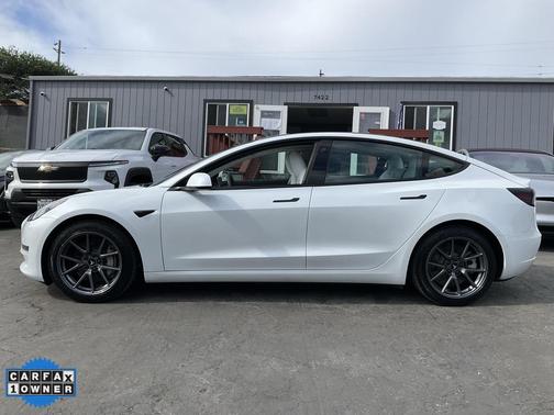 2022 Tesla Model 3 Standard Range