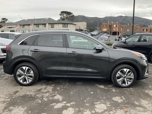 2022 Kia Niro EV S