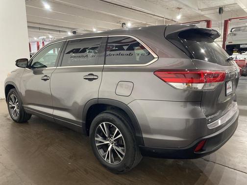 2017 Toyota Highlander LE I4