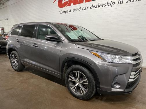 2017 Toyota Highlander LE I4