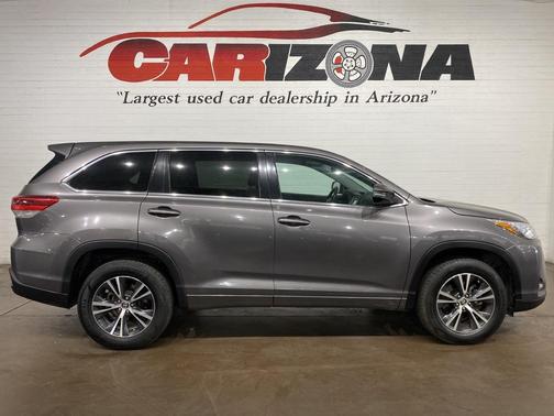 2017 Toyota Highlander LE I4