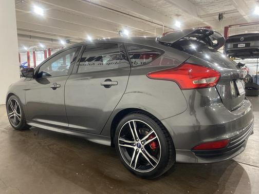 2017 Ford Focus ST ST
