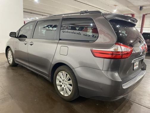 2016 Toyota Sienna XLE